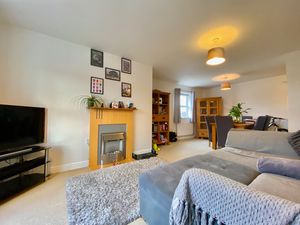 Lounge/Diner- click for photo gallery